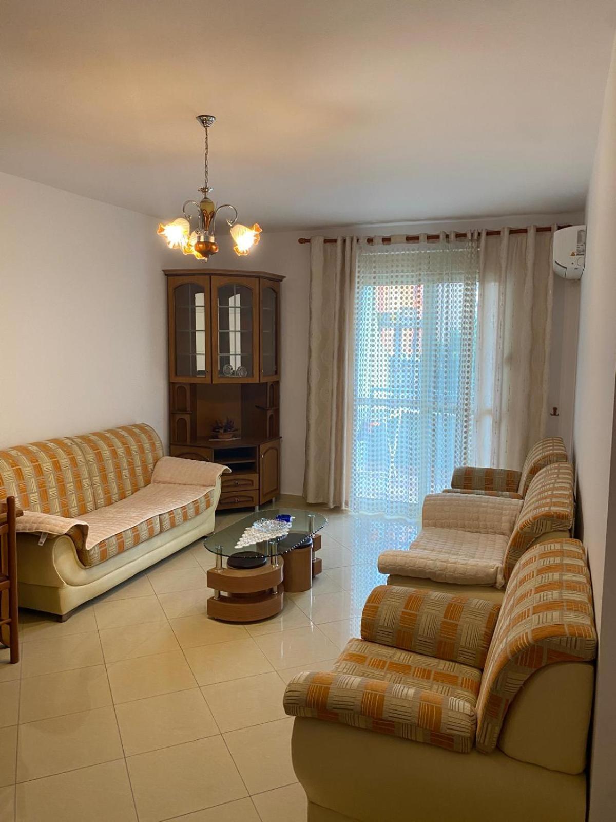 Emily House Апартаменти *